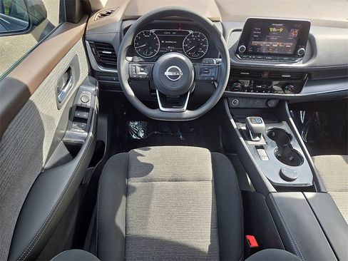 Certified 2022 Nissan Rogue SV image 13