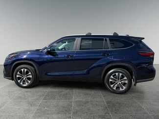 Used 2023 Toyota Highlander XLE video 2