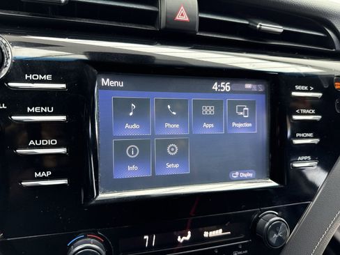 Used 2019 Toyota Camry SE image 18