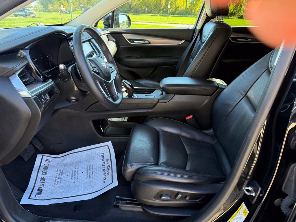 Used 2017 Cadillac XT5 Luxury w/ Driver Awareness Package FWD image 24