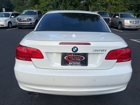 Used 2011 BMW 328i Convertible image 5