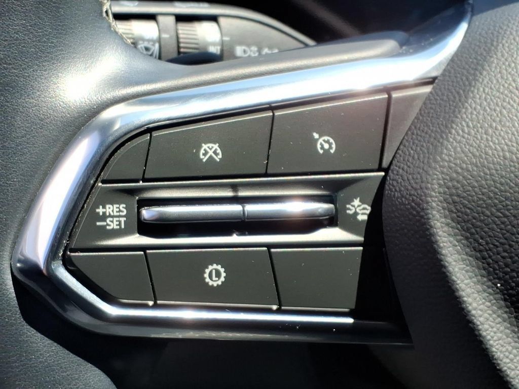 Used 2026 Chevrolet Equinox LT w/ Safety and Technology Package AWD/4WD image 17