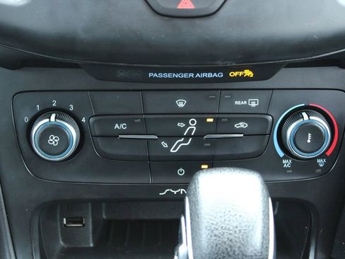 Used 2017 Ford Focus S image 18