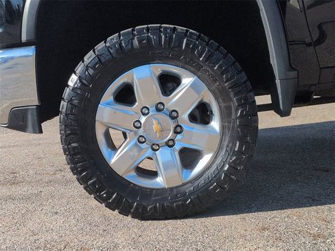 Used 2021 Chevrolet Silverado 2500 LTZ w/ LTZ Premium Package image 34