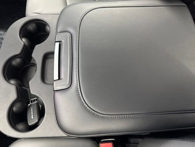 New 2026 RAM 5500 Tradesman AWD/4WD image 31