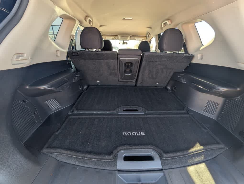 Used 2018 Nissan Rogue S w/ S Value Package AWD/4WD image 12
