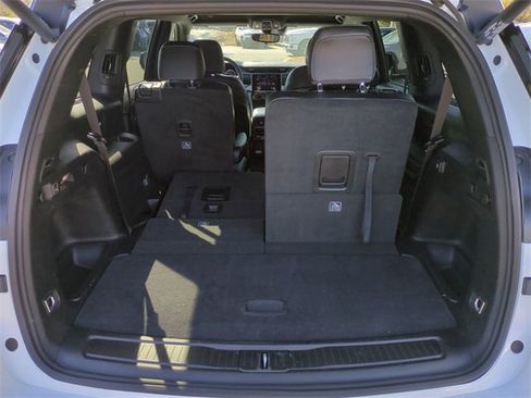 Used 2022 Jeep Grand Cherokee L Laredo image 13