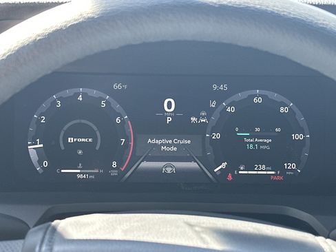Certified 2025 Toyota Tacoma TRD Off-Road AWD/4WD image 20