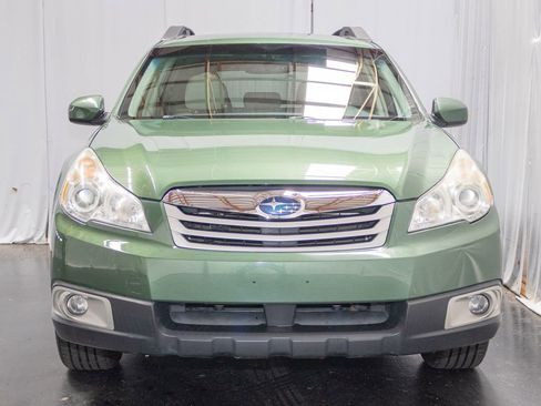 Used 2011 Subaru Outback 2.5i Premium AWD/4WD image 2