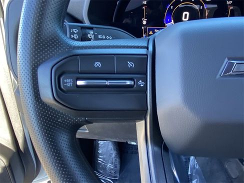 Used 2023 Chevrolet Colorado Trail Boss w/ Technology Package image 9