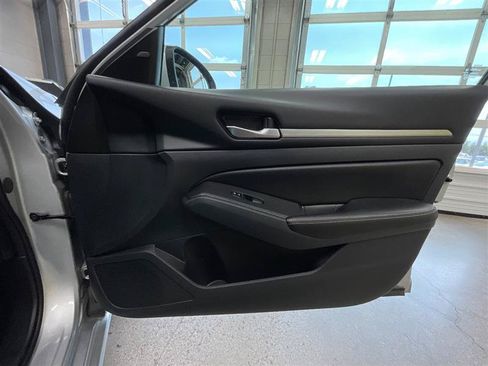 Used 2022 Nissan Altima 2.5 SV AWD/4WD image 25