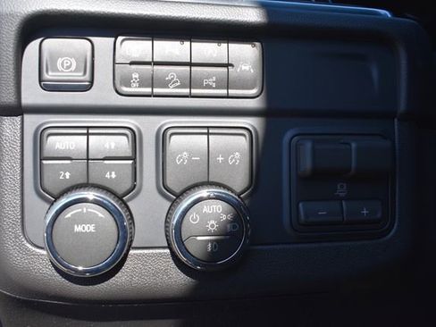 New 2026 Chevrolet Suburban Premier w/ Sun And Tow Package image 30