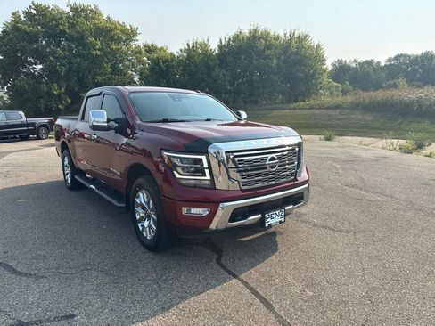 Used 2021 Nissan Titan SL w/ Moonroof Package AWD/4WD image 3