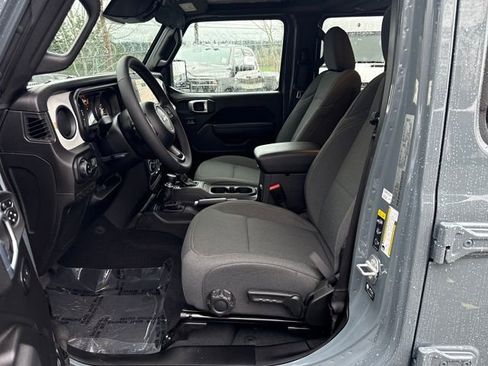 New 2026 Jeep Gladiator Sport image 14