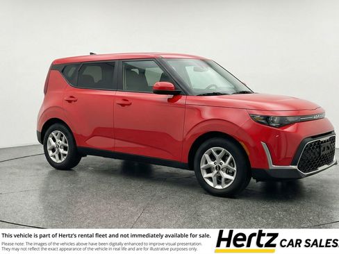 Used 2025 Kia Soul LX w/ LX Technology Package FWD image 1