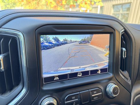 Used 2021 GMC Sierra 1500 AT4 w/ AT4 Preferred Package AWD/4WD image 18