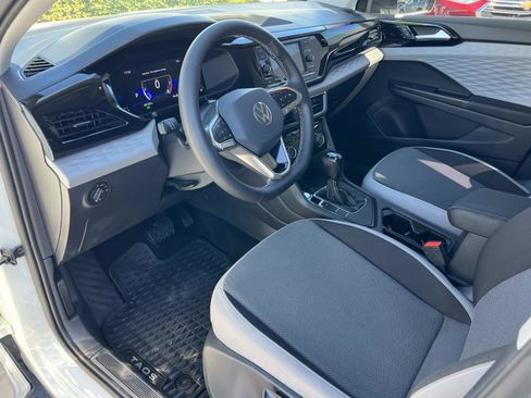 Certified 2023 Volkswagen Taos S image 5