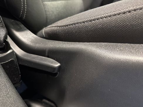 Used 2025 GMC Acadia Elevation image 33