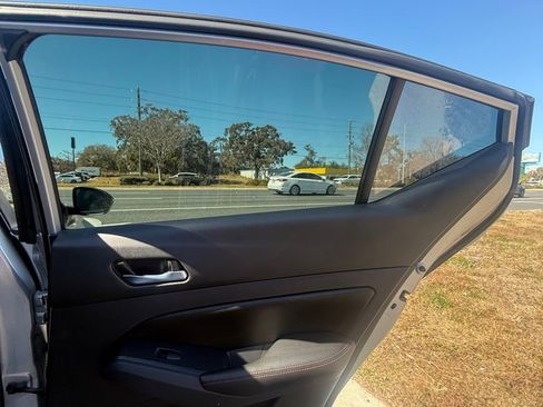 Used 2022 Nissan Altima 2.5 SR image 14