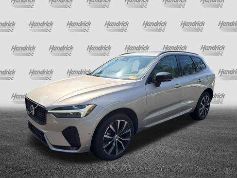 Used 2024 Volvo XC60 B5 Plus w/ Protection Package Premier AWD/4WD image 8