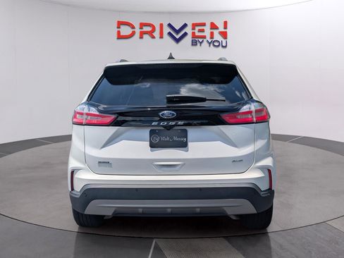 Used 2024 Ford Edge SEL w/ Convenience Package AWD/4WD image 4