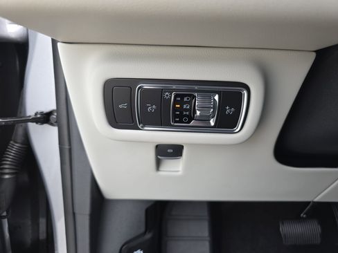 New 2026 Lincoln Nautilus Premier AWD/4WD image 26