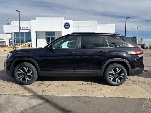 New 2026 Volkswagen Atlas SE image 2