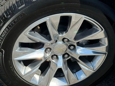 Used 2022 Chevrolet Suburban Premier RWD image 12