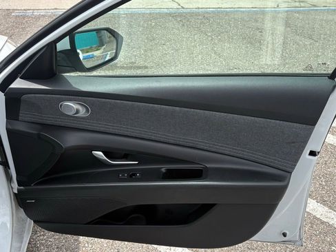 Used 2023 Hyundai Elantra Limited w/ Cargo Package image 17