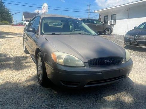 Used 2006 Ford Taurus SE FWD image 1