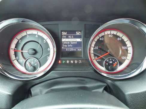 Used 2016 Dodge Grand Caravan R/T w/ Driver Convenience Group image 32