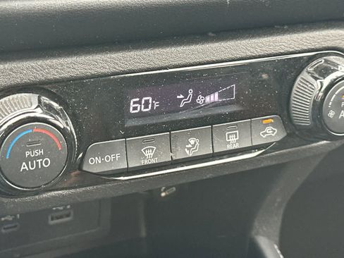 Certified 2023 Nissan Kicks SR FWD image 22