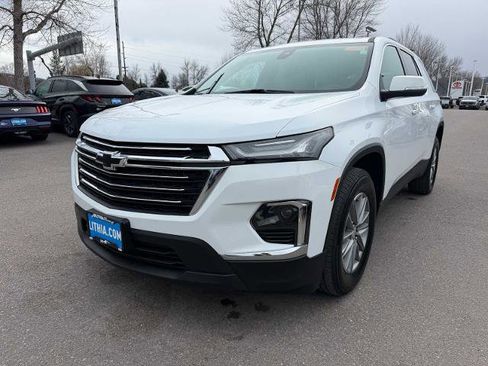 Used 2023 Chevrolet Traverse LT image 1