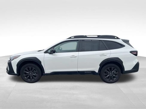 Used 2025 Subaru Outback Onyx Edition AWD/4WD image 13
