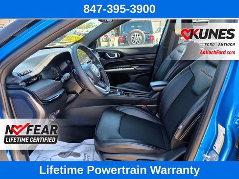 Used 2025 Jeep Compass Trailhawk AWD/4WD image 13