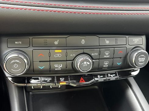 Used 2025 Dodge Durango GT AWD/4WD image 37