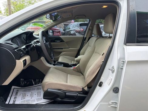 Used 2017 Honda Accord LX image 9