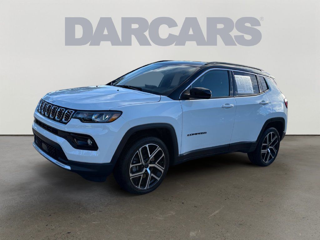 Used 2025 Jeep Compass Limited AWD/4WD image 3