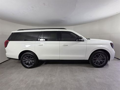 Used 2025 Ford Expedition Max Platinum w/ Stealth Performance Package image 3