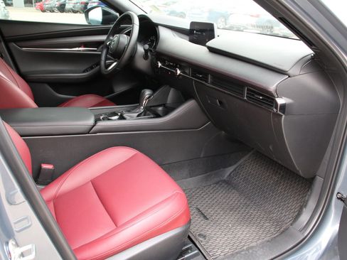 Used 2025 MAZDA MAZDA3 Carbon image 27