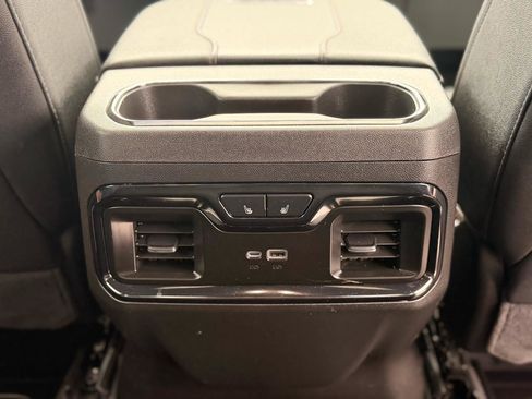 Used 2025 GMC Sierra 2500 AT4 w/ AT4 Premium Plus Package AWD/4WD image 21