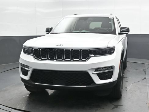 Used 2022 Jeep Grand Cherokee Limited 4xe w/ Luxury Tech Group II AWD/4WD image 6