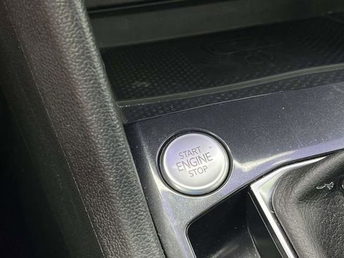Used 2023 Volkswagen Tiguan SE FWD image 33