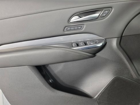 Certified 2025 Cadillac XT4 Premium Luxury image 18