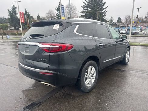 Used 2019 Buick Enclave Essence image 3