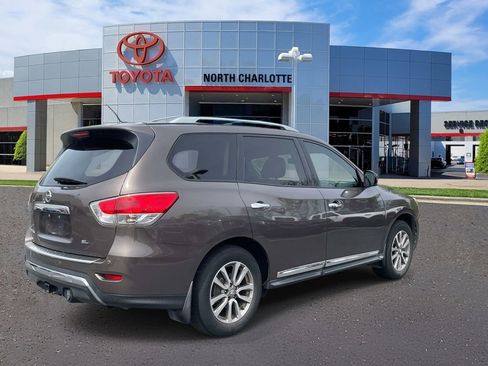 Used 2015 Nissan Pathfinder SL w/ SL Tech Package image 7