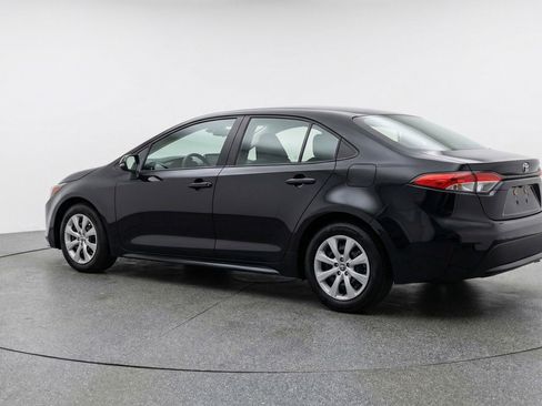 Used 2025 Toyota Corolla LE FWD image 6
