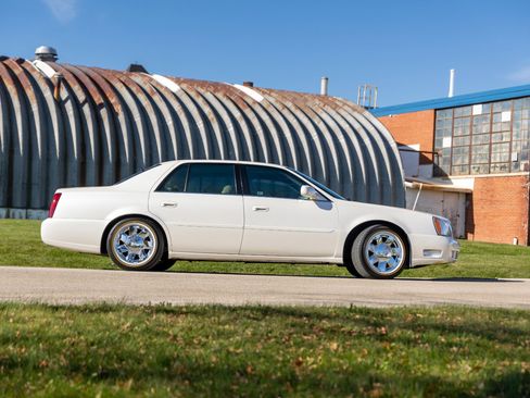 Used 2000 Cadillac De Ville DTS w/ Comfort/Convenience Pkg image 10