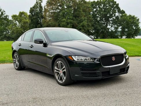 Used 2017 Jaguar XE Premium AWD/4WD image 1