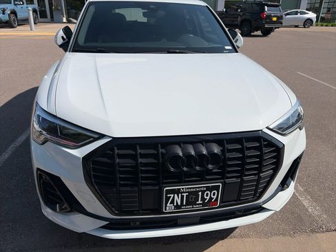 Used 2022 Audi Q3 2.0T Premium Plus w/ Premium Plus Package AWD/4WD image 2